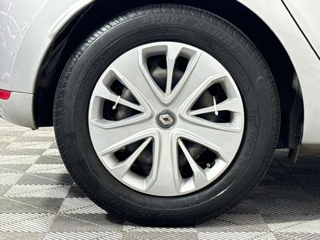 2019-Renault-Clio-IV-900T-Authentique-5-dr-66kW_6