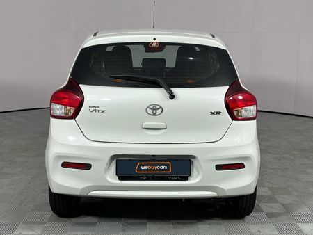 2025-Toyota-Vitz-10-XR_15