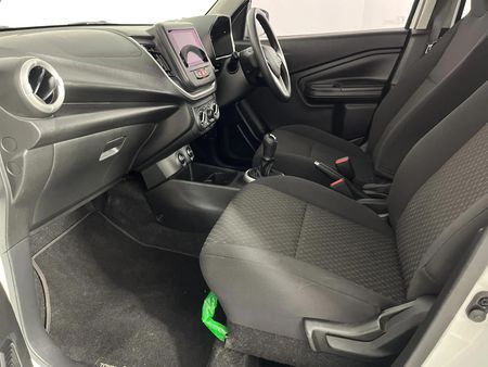2025-Toyota-Vitz-10-XR_5