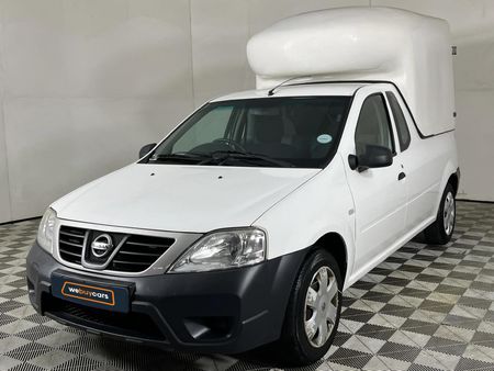 2019-Nissan-NP200-16_0