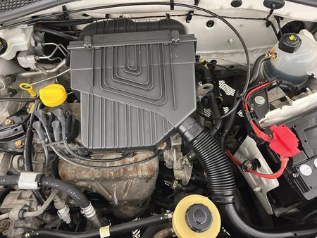 2019-Nissan-NP200-16_5