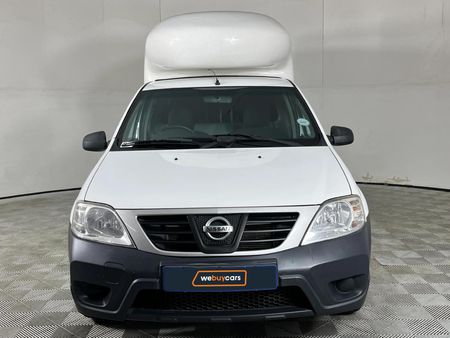 2019-Nissan-NP200-16_6