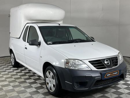 2019-Nissan-NP200-16_7