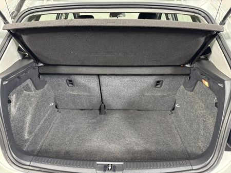 2017-Volkswagen-Polo-Cross-12-TSI_14