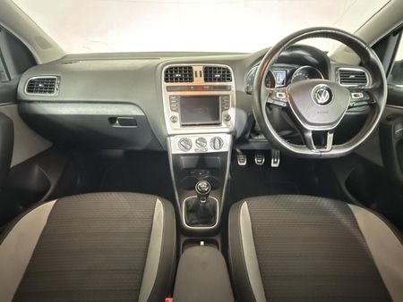 2017-Volkswagen-Polo-Cross-12-TSI_1