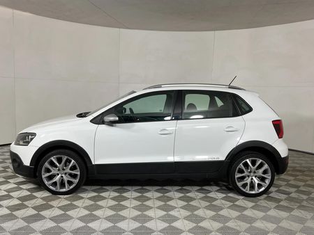 2017-Volkswagen-Polo-Cross-12-TSI_19