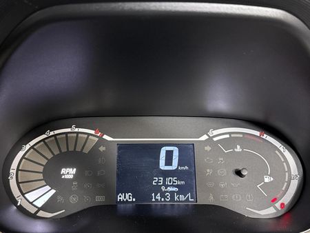 2024-Nissan-Magnite-10-Visia_2