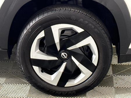 2024-Nissan-Magnite-10-Visia_4