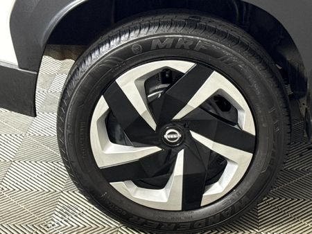 2024-Nissan-Magnite-10-Visia_6
