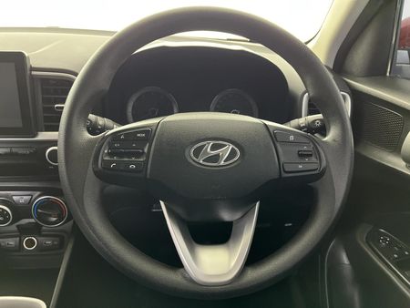2022-Hyundai-Venue-10-TGDI-Fluid_10
