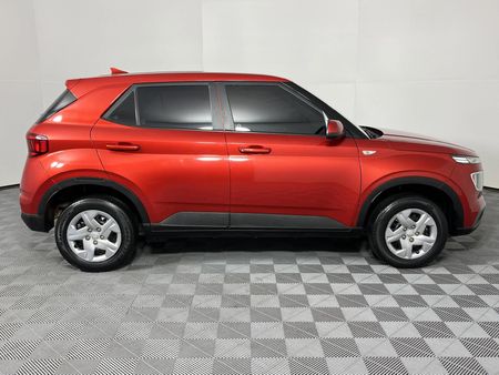 2022-Hyundai-Venue-10-TGDI-Fluid_15