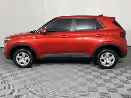2022-Hyundai-Venue-10-TGDI-Fluid_17