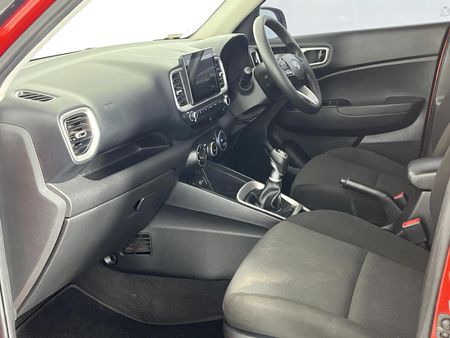 2022-Hyundai-Venue-10-TGDI-Fluid_7