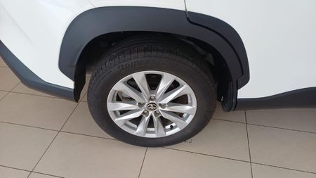 2024-Toyota-Corolla-Cross-18-XS_10