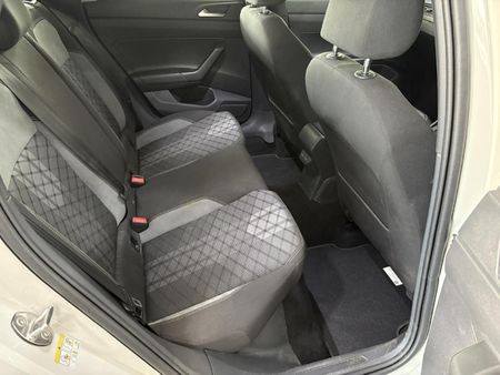 2026-Volkswagen-Taigo-10-TSI-R-Line-Auto_12
