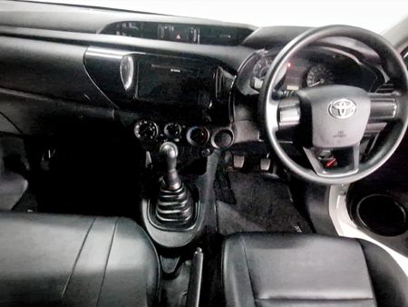 2025-Toyota-Hilux-24-GD-Single-Cab_5