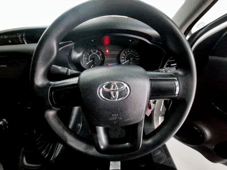 2025-Toyota-Hilux-24-GD-Single-Cab_7