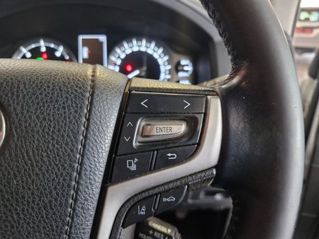 2018-Toyota-Land-Cruiser-200-45-D-V8-VX-R-Auto_12