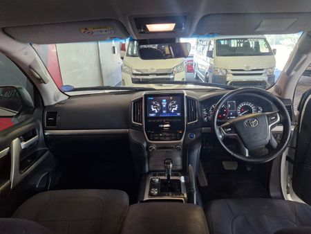 2018-Toyota-Land-Cruiser-200-45-D-V8-VX-R-Auto_24