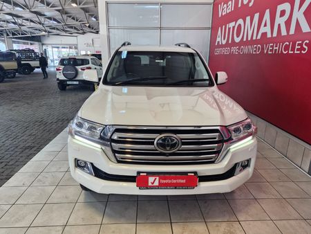 2018-Toyota-Land-Cruiser-200-45-D-V8-VX-R-Auto_4