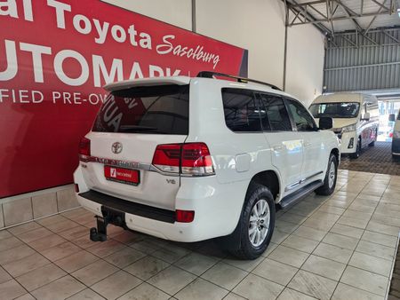 2018-Toyota-Land-Cruiser-200-45-D-V8-VX-R-Auto_5