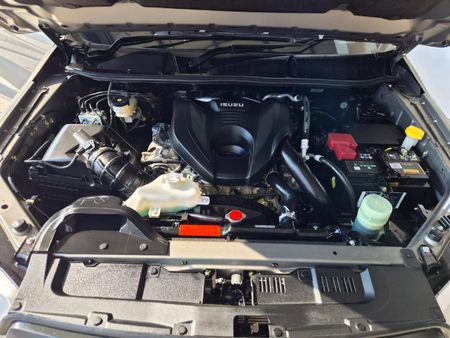 2023-Isuzu-D-Max-30-DDI-LS-4x4-Auto-Double-Cab_9