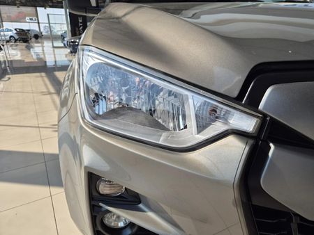 2023-Isuzu-D-Max-30-DDI-LS-4x4-Auto-Double-Cab_3