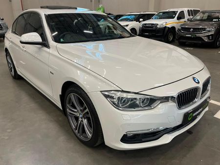 2015-BMW-3-Series-320i-Luxury-Auto_0