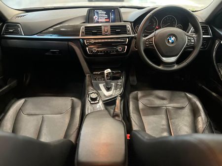 2015-BMW-3-Series-320i-Luxury-Auto_9
