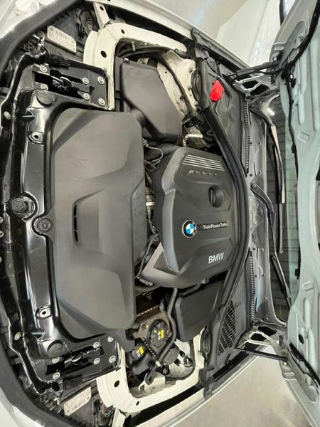 2015-BMW-3-Series-320i-Luxury-Auto_12