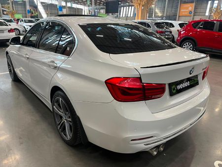 2015-BMW-3-Series-320i-Luxury-Auto_4