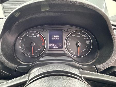 2019-Audi-A3-3-dr-10-TFSI-Auto_9