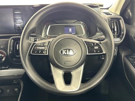 2021-Kia-Sonet-15-LX_11