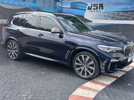 2020-BMW-X5-M50i_3