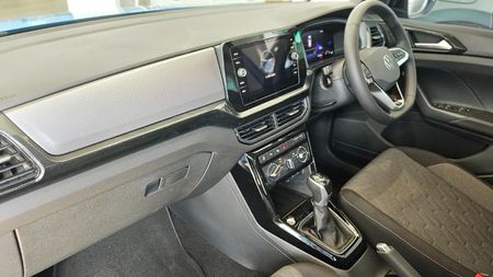 2026-Volkswagen-T-Cross-10-TSI-Life-Auto_9