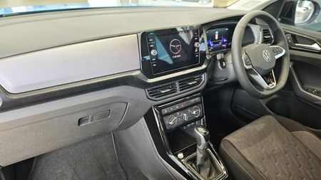 2026-Volkswagen-T-Cross-10-TSI-Life-Auto_10