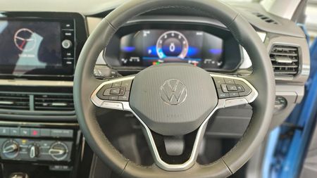 2026-Volkswagen-T-Cross-10-TSI-Life-Auto_11