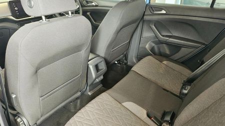 2026-Volkswagen-T-Cross-10-TSI-Life-Auto_15