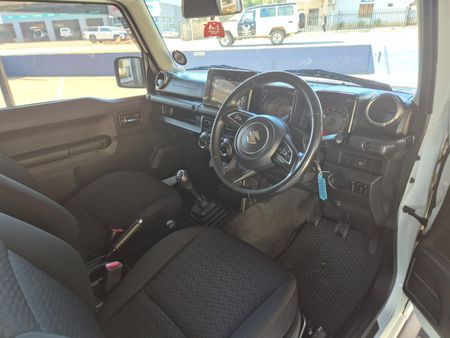 2023-Suzuki-Jimny-15-GLX_9