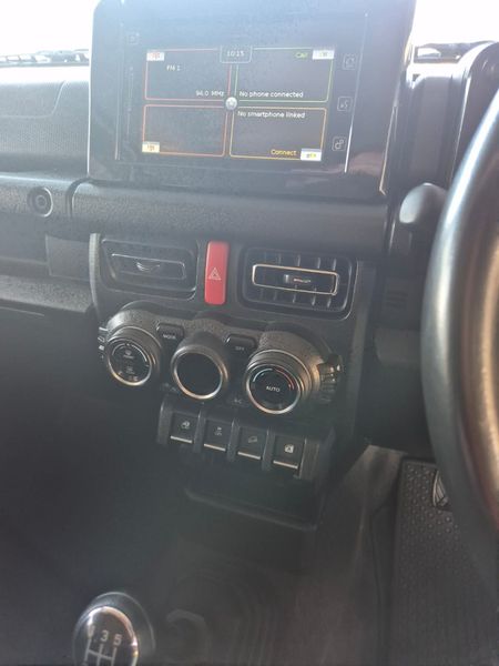 2023-Suzuki-Jimny-15-GLX_13