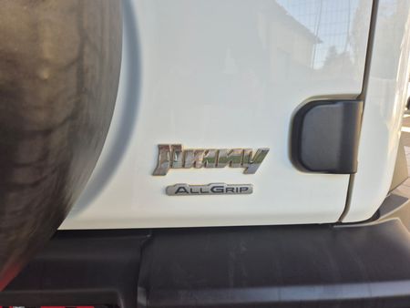 2023-Suzuki-Jimny-15-GLX_7