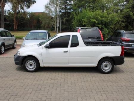 2022-Nissan-NP200-16-AC-Safety-Pack_2
