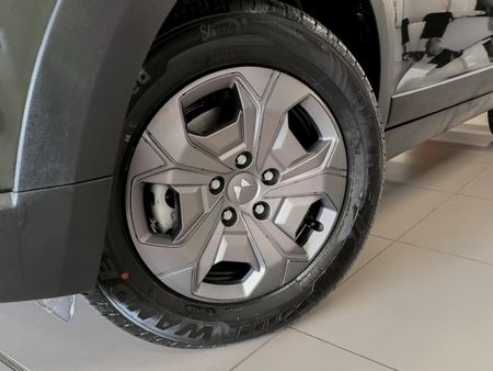 2026-Mahindra-XUV-3XO-12T-MX2-Auto_3