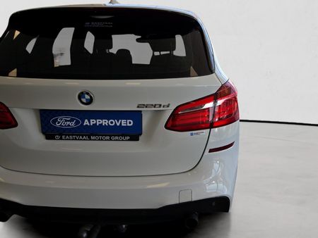 2015-BMW-2-Series-220d-Active-Tourer_10
