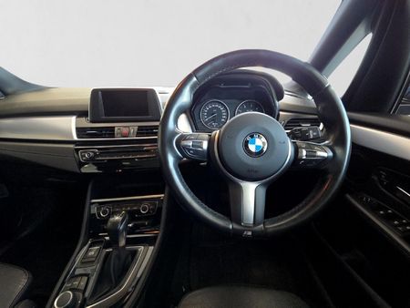 2015-BMW-2-Series-220d-Active-Tourer_12