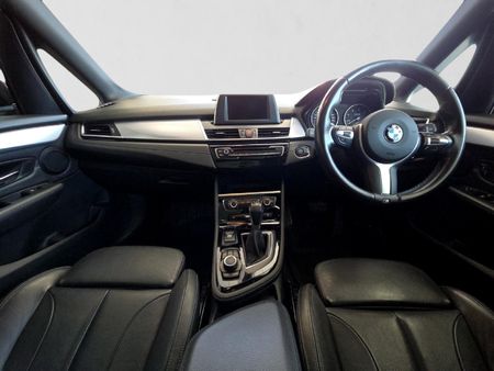 2015-BMW-2-Series-220d-Active-Tourer_16
