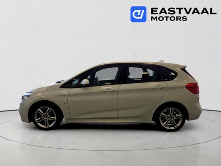 2015-BMW-2-Series-220d-Active-Tourer_2