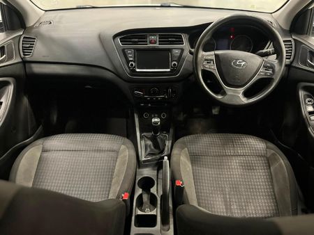 2019-Hyundai-i20-12-Motion_9