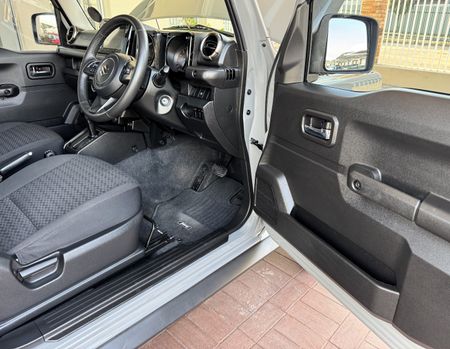 2024-Suzuki-Jimny-15-GLX-Auto_9