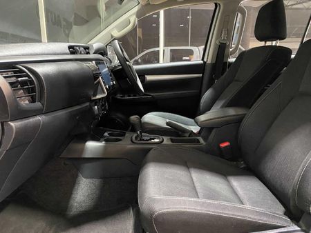 2025-Toyota-Hilux-24-GD-6-Raider-4x4-Auto-Double-Cab_11